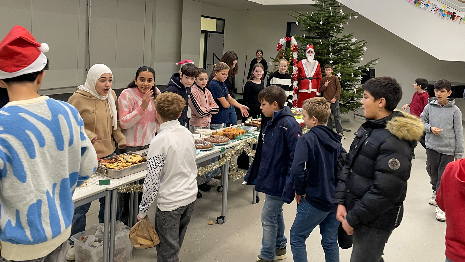 Adventsfeiern und Weihnachtsbasar bringen stimmungsvolle Momente an die Oberschule Holzminden